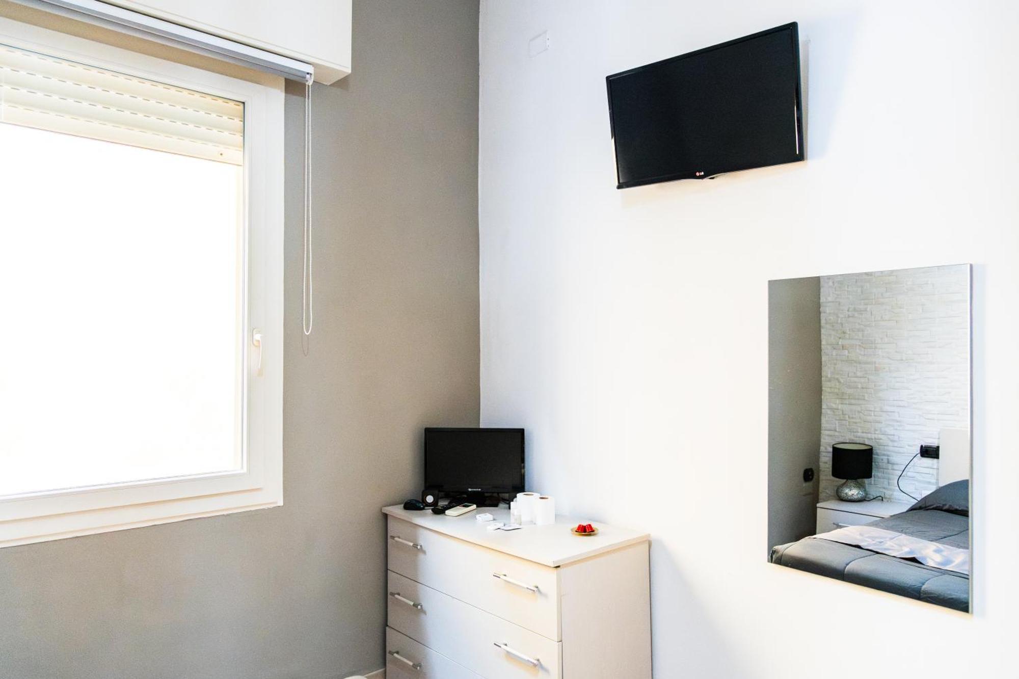 La Casa Di Ryan - Camere - Policlinico - Cittadella Монсеррато Екстер'єр фото