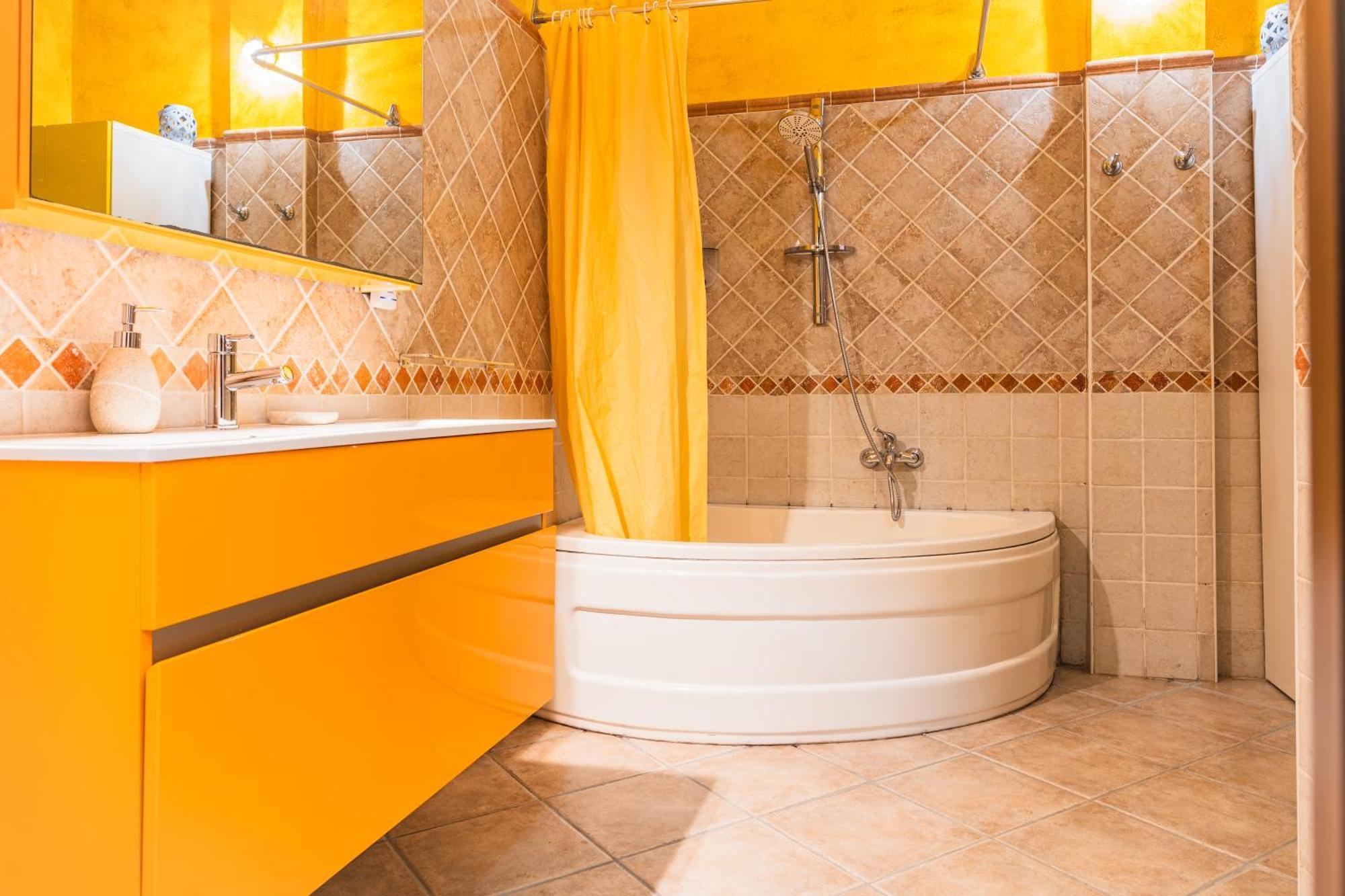 La Casa Di Ryan - Camere - Policlinico - Cittadella Монсеррато Екстер'єр фото