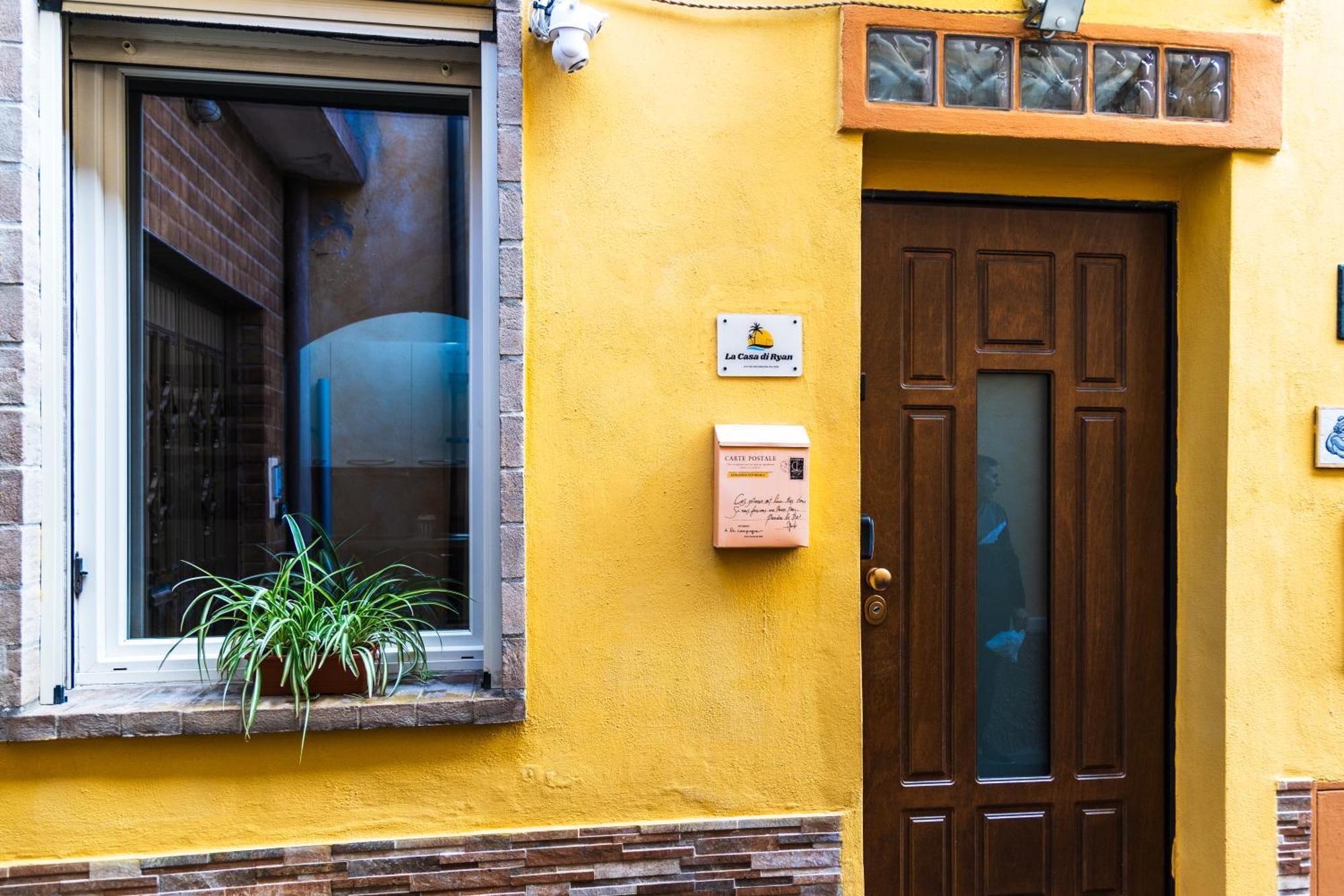 La Casa Di Ryan - Camere - Policlinico - Cittadella Монсеррато Екстер'єр фото